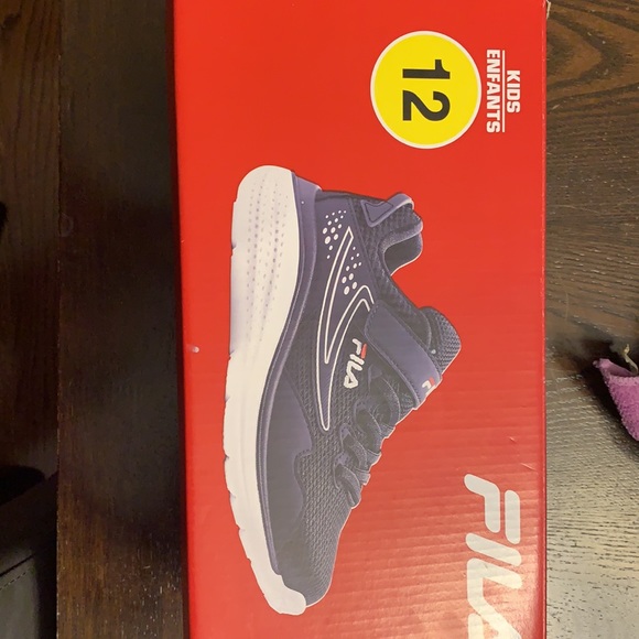 Boys size 12 Fila Shoes - Brand New - Picture 4 of 4